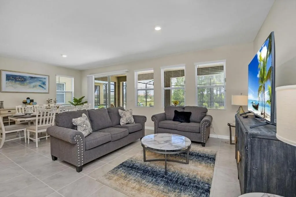 6 Bed 4 Bath Solterra Beautiful Home! Villa Davenport