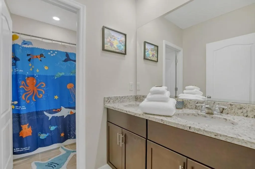 6 Bed 4 Bath Solterra Beautiful Home! Villa Davenport
